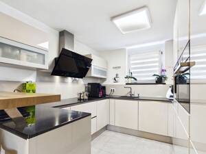 Im Grünen ankommen und modern wohnen: 4-Zimmer-Wohnung mit großer Terrasse und Garten in Giebel! – 70499 Stuttgart – Vorschaubild 7