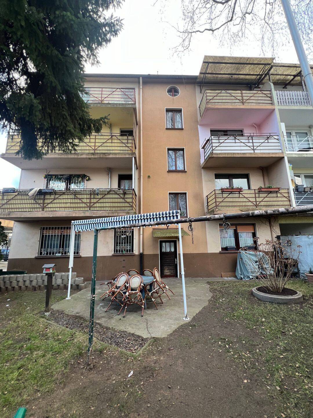 Mit Balkone! Solides Mehrfamilienhaus mit 8 Wohnungen in Duisburg-Dellviertel – Duisburg – Vorschaubild 2