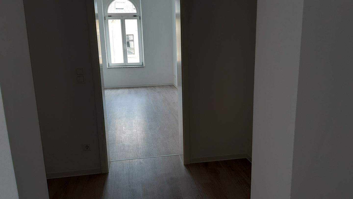 2-Raum-Appartment mit Küche, Lichtsystem, Design- Bad, Aufzug, Waschsalon – Chemnitz – Vorschaubild 9