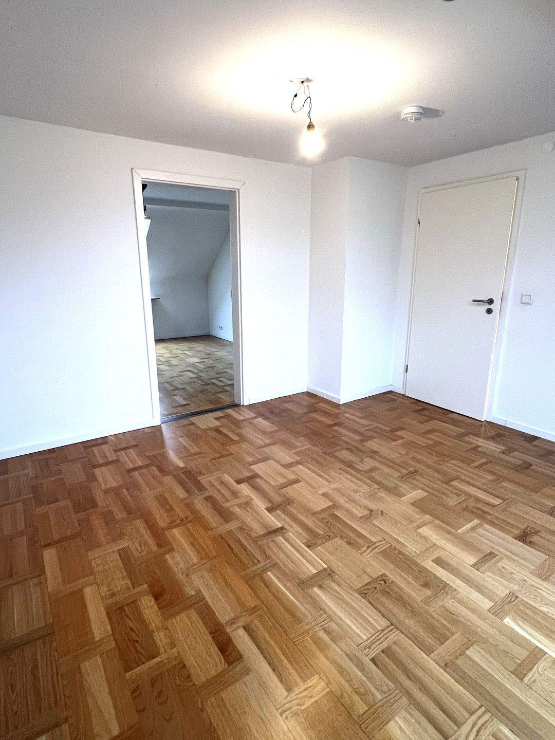 !! Helle sanierte 2 Zimmer-DG-Wohnung mit EBK – Mannheim – Vorschaubild 9