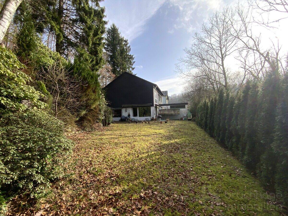 Ein Zuhause voller Natur - Familienhaus mit eigenem Wald als Abenteuerspielplatz für Kinder – Lüdenscheid – Bild 1 von 9