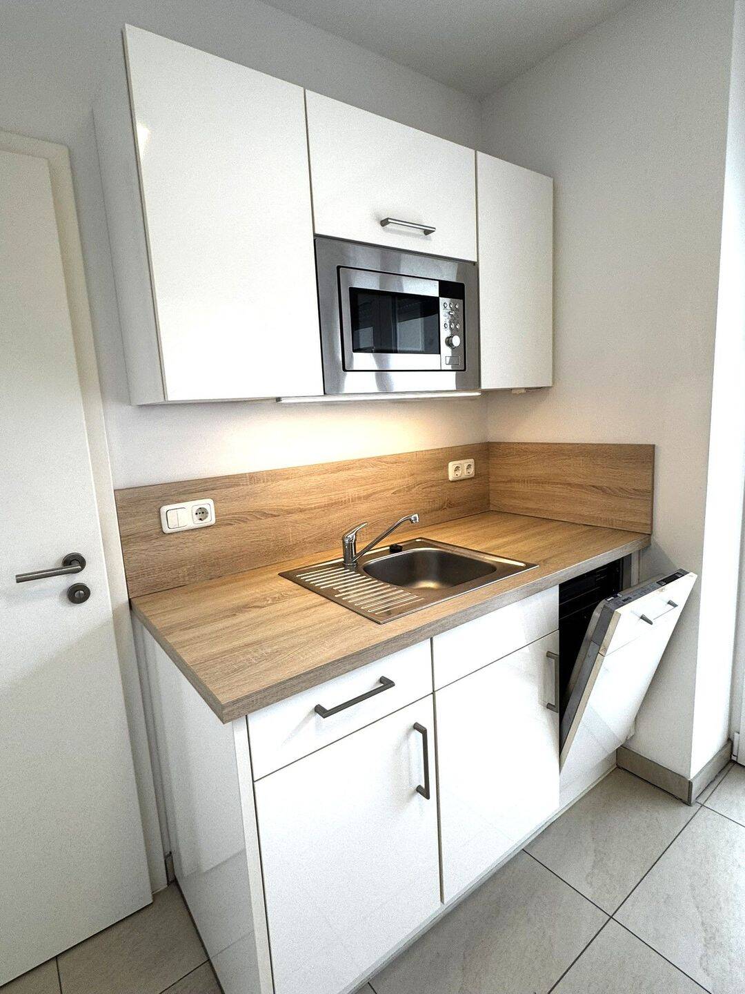Moderne 2-Zimmer-Wohnung mit Südostbalkon in Nürnberg - St. Johannis – Nürnberg – Vorschaubild 2