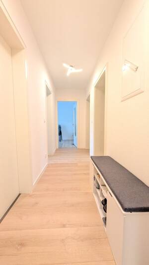 Großzügige 3,5-Zi-Whg mit Terrasse/Balkon und Stellplatz! Frei ab 01.11.26 – 95445 Bayreuth – Vorschaubild 5