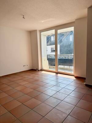 Wohnungsberechtigungsschein benötigt! Renovierte Etagenwohnung am Steinberg! – 42855 Remscheid – Vorschaubild 6