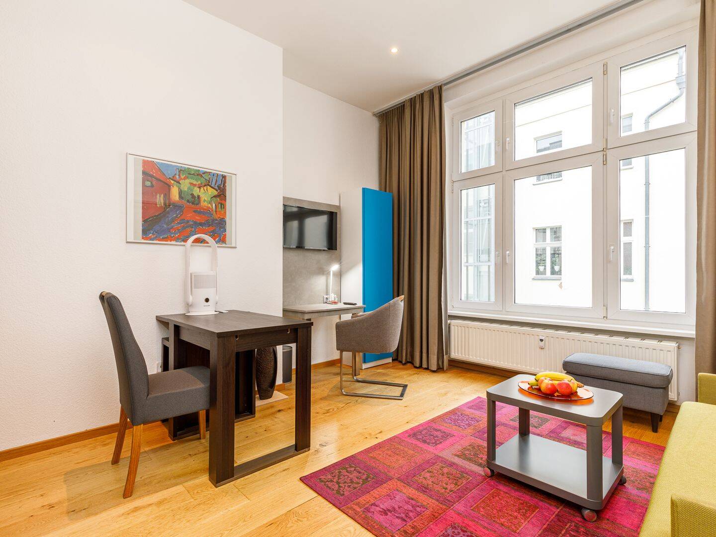 Villa Marta - Ruhig gelegenes Pied-à-terre mit Aufzug fußläufig zum Ludwigkirchplatz & Ku'damm – Berlin – Vorschaubild 4