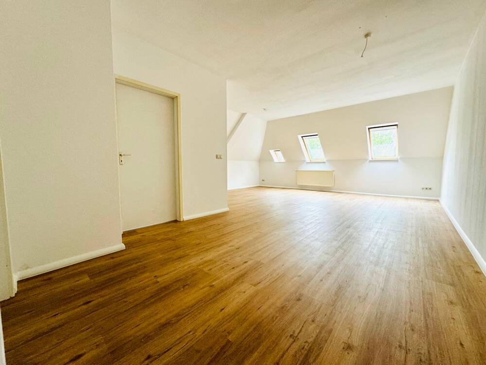 schicke 2 Raum DG-Raum-Wohnung in Leipzig / Gohlis ***TOP*** viel Platz; citnah – Leipzig – Bild 1 von 9