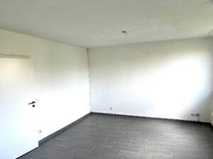 Köln zentral modernisiertes Apartment 2.OG Wannenbad neue Pantryküche Miete 7320 EUR p.a.+ Nebenkosten – 50823 Köln – Vorschaubild 5