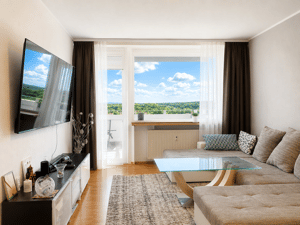 Sonnige 2-Zimmer-Wohnung mit Süd-Balkon, Aufzug und Tiefgaragenplatz – 51377 Leverkusen – Vorschaubild 2