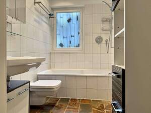 Heilbronn-Ost · 3-Familienhaus · begehrte Wohnlage · großes, uneinsehbarer Garten · Ausbaupotenzial – 74074 Heilbronn – Vorschaubild 5