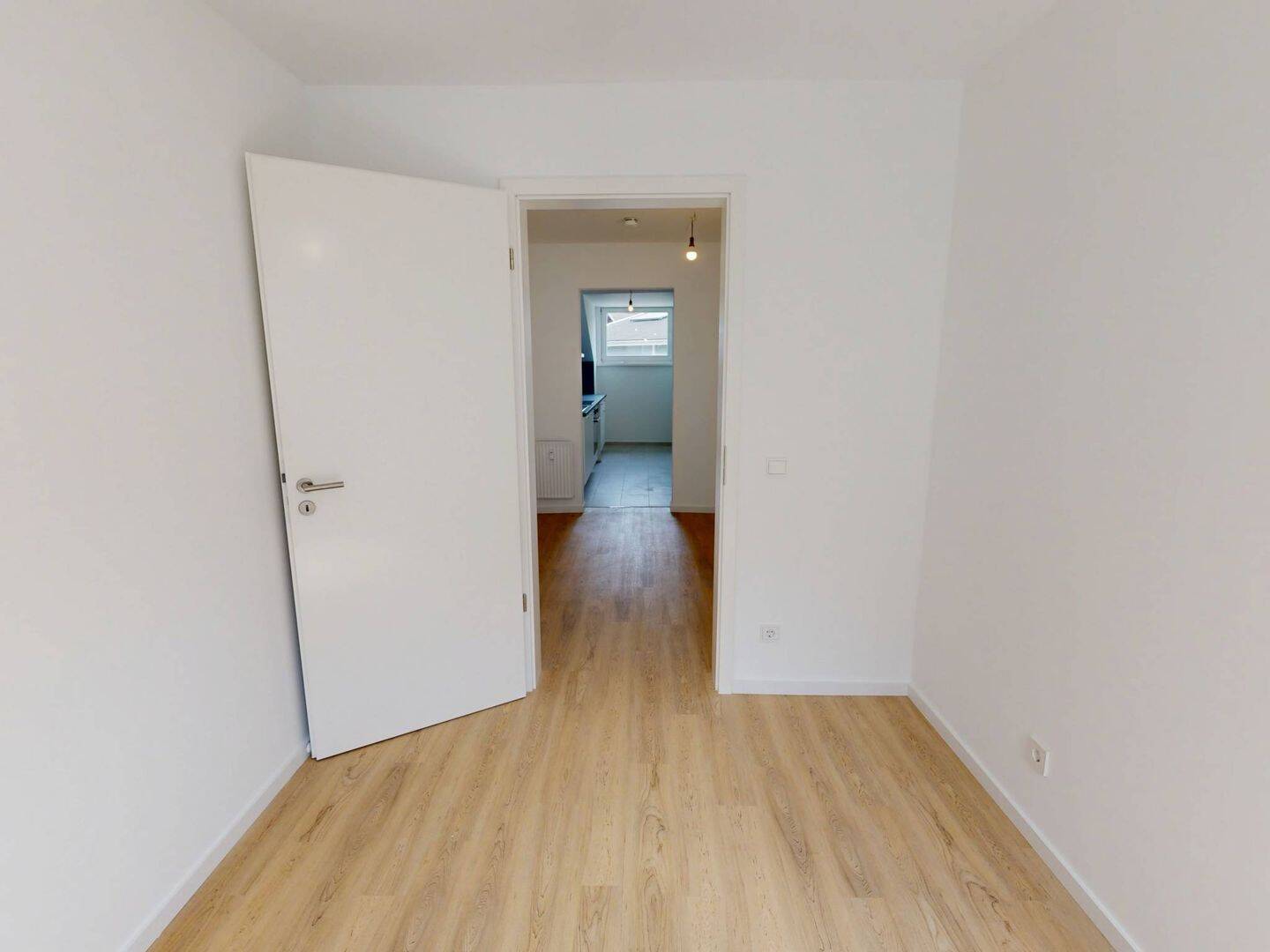 Frisch saniert: 2,5-Zimmer-Wohnung mit BALKON und moderner EBK – Hamburg – Vorschaubild 6