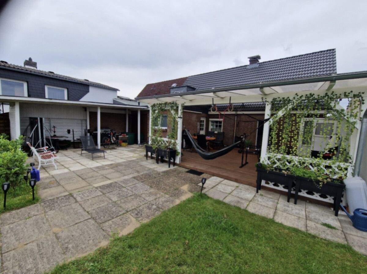 Charmante Doppelhaushälfte mit Traumgarten, großer Terrasse und moderner Ausstattung! – Lübeck – Vorschaubild 4