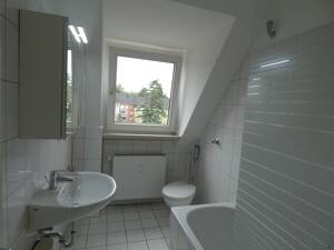 Helle 2 Raum-Wohnung mit neuwertiger Einbauküche im DG - helles Bad + neuw. Dämmung auch im DG NKM 450,00 ab 01.09.2026 oder später – 45144 Essen – Vorschaubild 6
