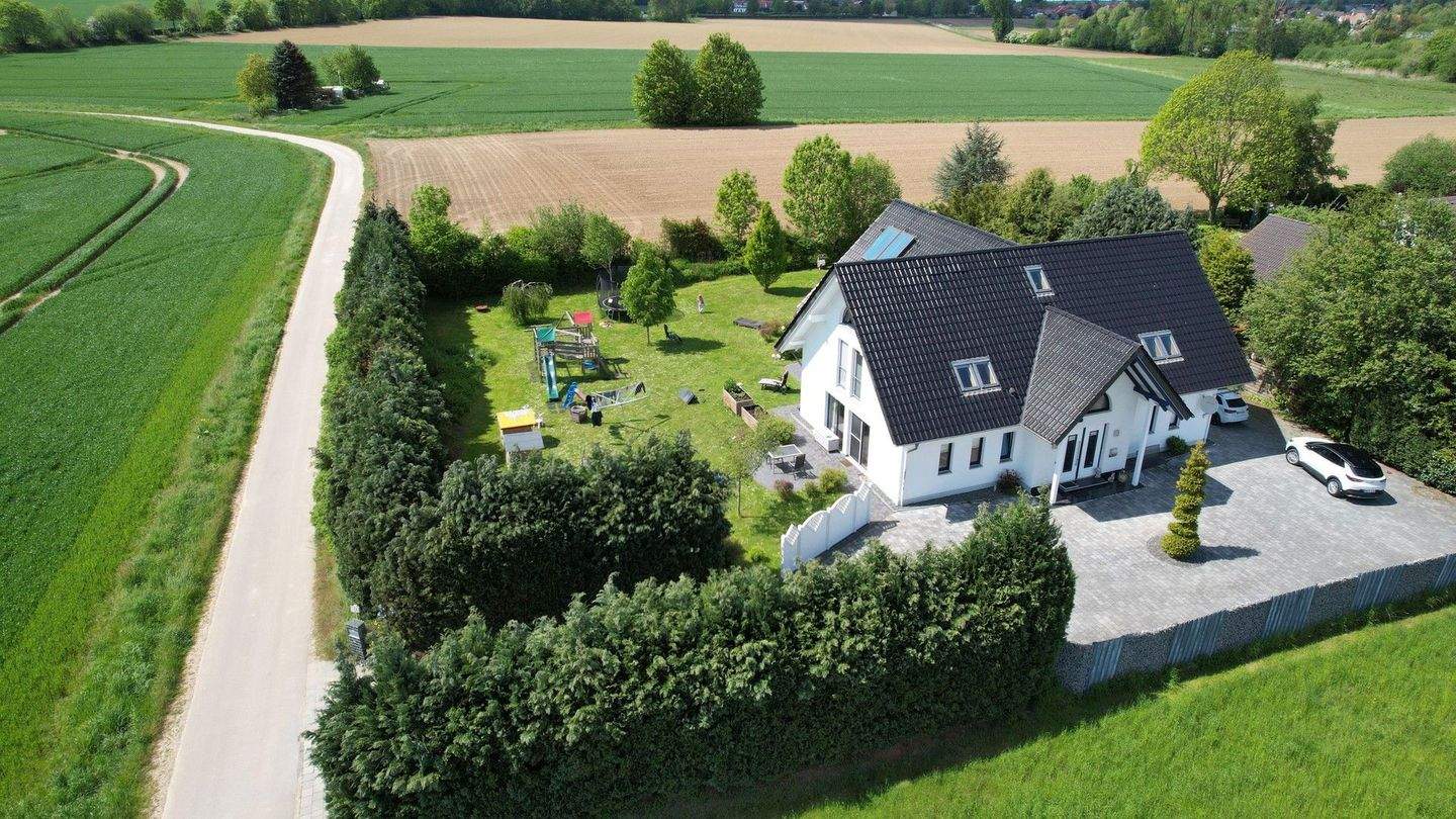 ***Ein Haus zum Verlieben*** – Coppenbrügge – Bild 1 von 9