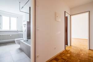 Helle und moderne 2-ZKB-Wohnung mit EBK in der Jakobervorstadt – 86152 Augsburg – Vorschaubild 5
