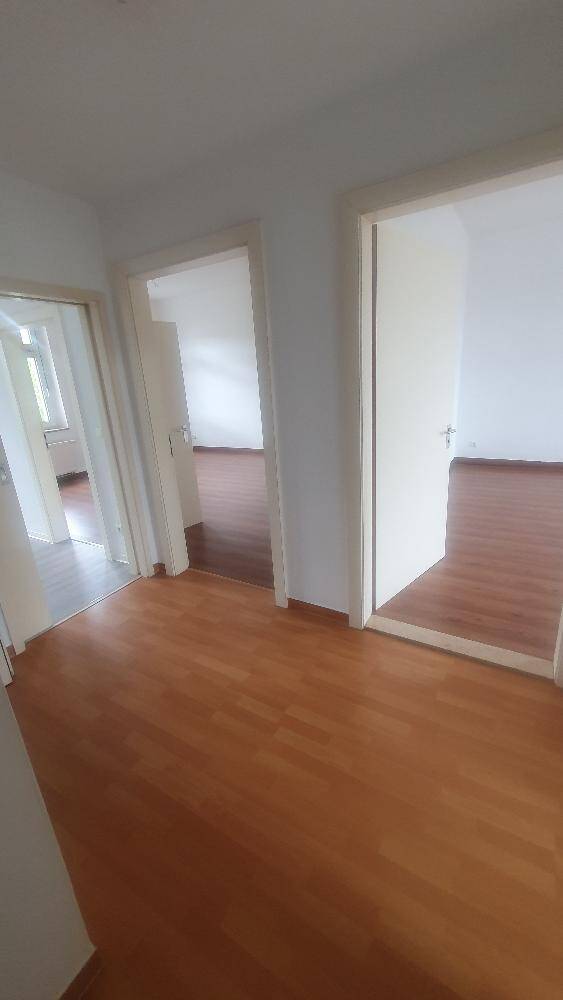 Zentrum Brühl 2 Zimmer mit großem Badezimmer – Chemnitz – Vorschaubild 3