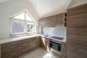 Charmante 2-Zimmer-DG-Wohnung mit Keller, Dachspitz und TG nahe Offenbacher Innenstadt & Mainufer – 63067 Offenbach am Main – Vorschaubild 7