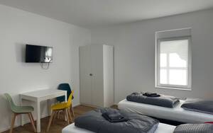 Möbliertes Zimmer, Auf Zeit & WG in Stuttgart ab 1 Monat flexibel mieten – 70329 Stuttgart – Vorschaubild 3