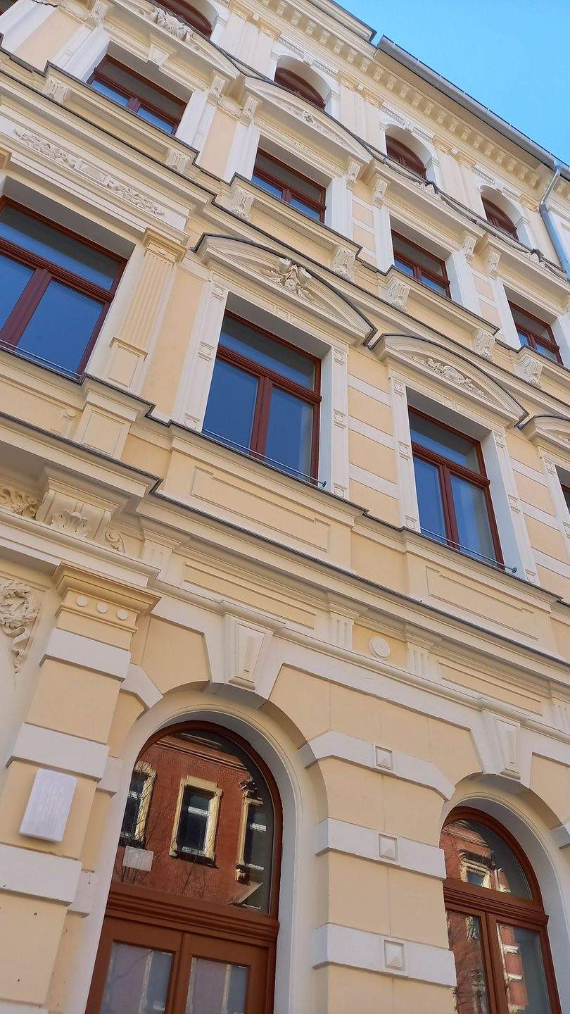 2-Raum-Appartment mit Küche, Lichtsystem, Design- Bad, Aufzug, Waschsalon – Chemnitz – Vorschaubild 2