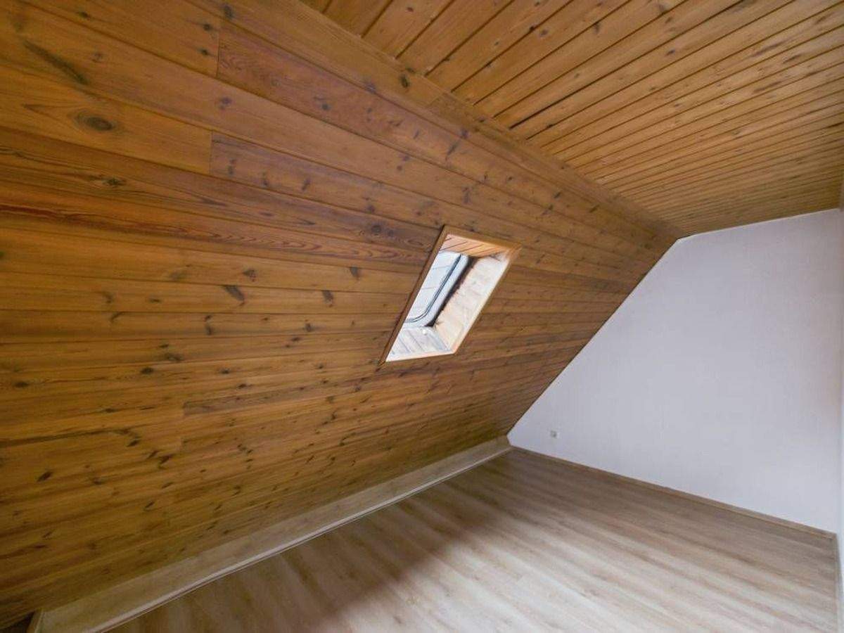 Zentral gelegenes Reihenmittelhaus mit ca. 138 m² Wohnfläche + 68 m² Nutzfläche in Homburg City! – Homburg – Vorschaubild 4