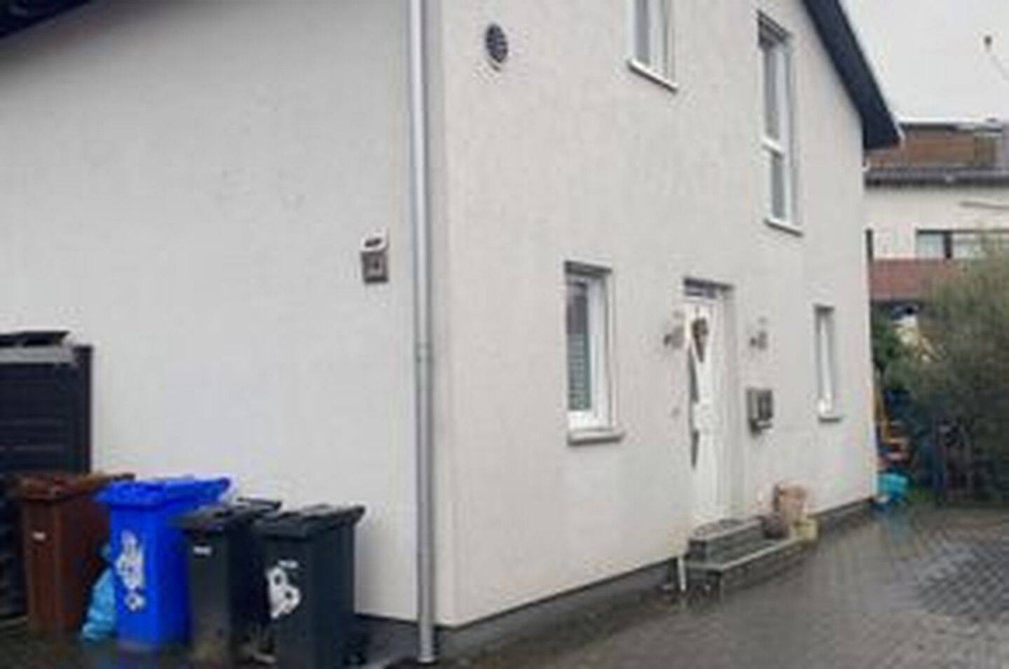 Wesseling, Wärmepumpe, attraktives KfW 70 Haus, leerstehend, von Privat – Wesseling – Bild 1 von 9