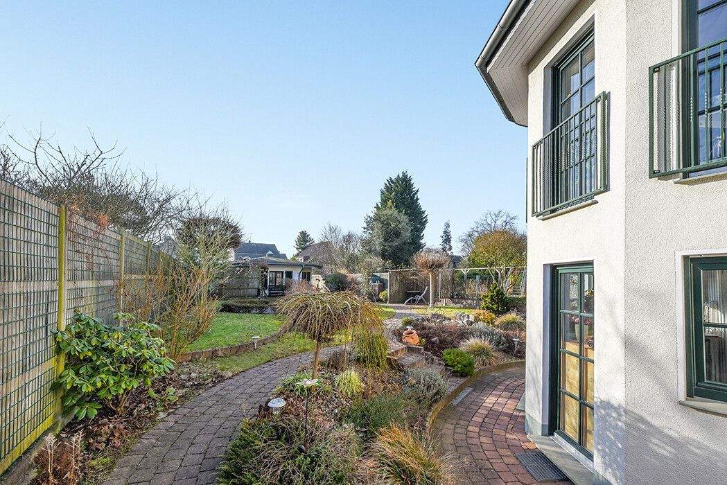 Two in One - stilvolles EFH mit kleinem Sommergarten-Bungalow – Duisburg – Vorschaubild 2