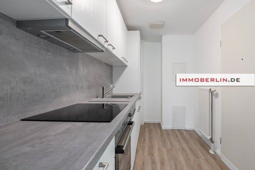 IMMOBERLIN.DE - Helle Wohnung mit Loggia & Lift an der Spree – Berlin – Vorschaubild 5