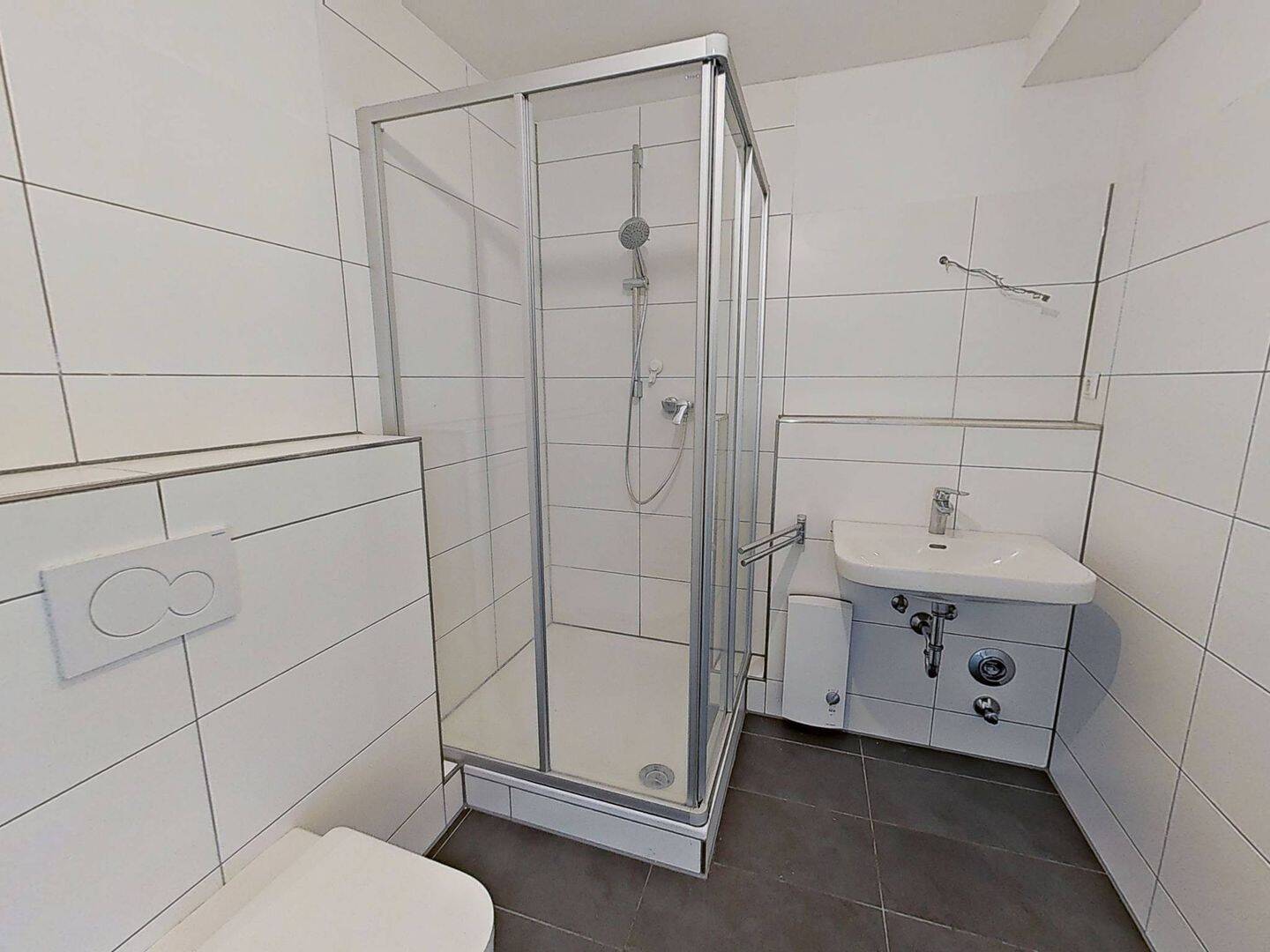 Schöne und helle Souterrain-Wohnung mit 3 Zimmern & Gartenstück – Leverkusen – Vorschaubild 7