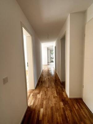 Ihre neue Familienwohnung im Erstbezug mit Terrasse. – 1127 Dresden – Vorschaubild 4