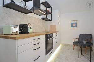 Stilvolle möblierte 2-Zimmer Wohnung mit Internet in Altbauvilla in Wiesbaden Nerotal – 65193 Wiesbaden – Vorschaubild 3
