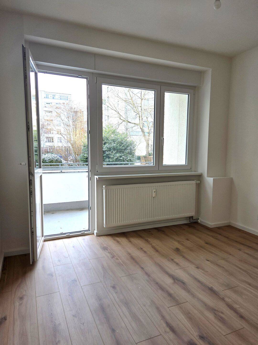 Kernsanierte ruhige zentrale Whg mit Blk und Stlpl. – Berlin – Vorschaubild 4