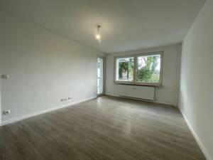 Bezugsfertige Wohnung mit großem Balkon
