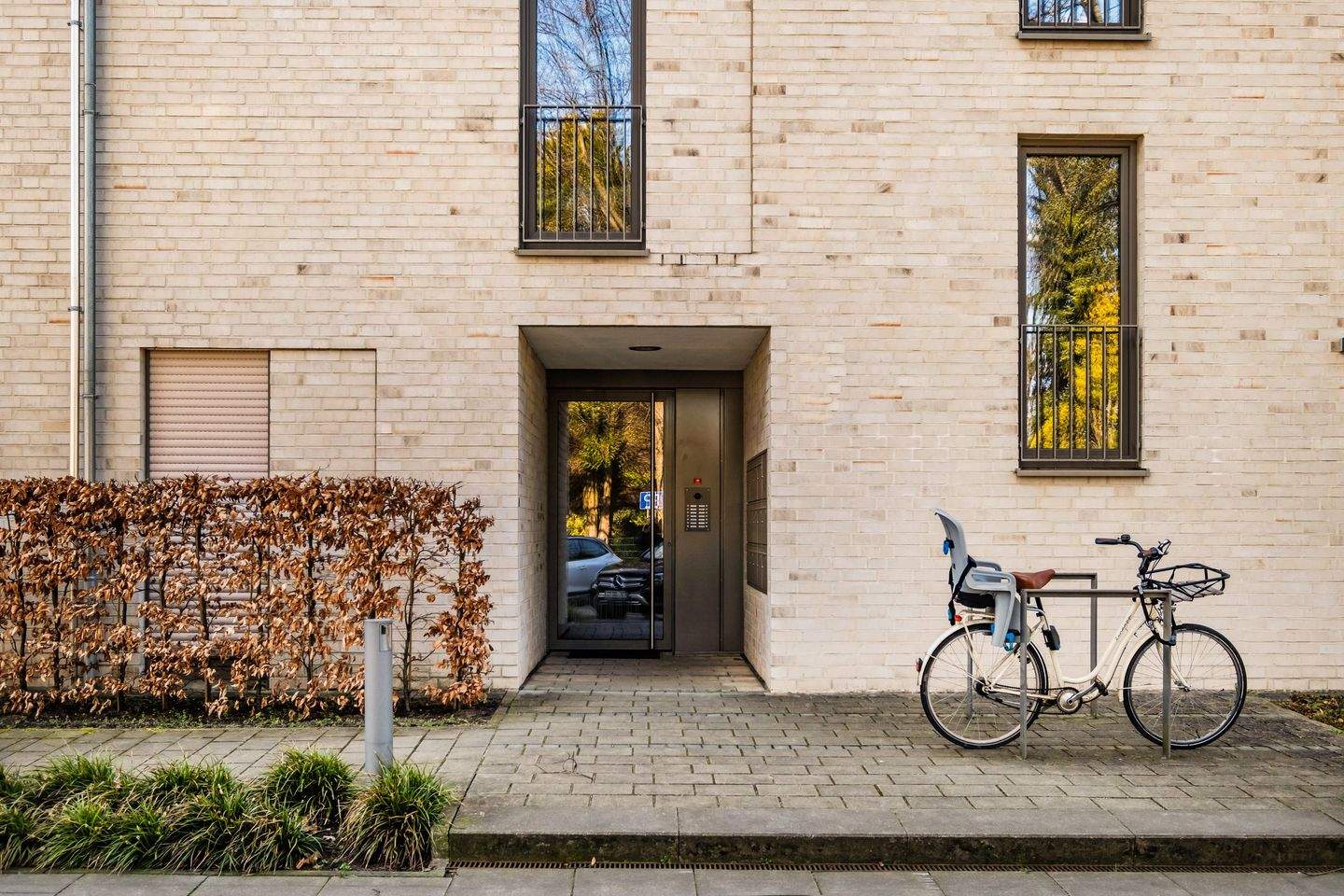 HAMBURG-LANGENHORN - KOMFORT-WOHNUNG, 2 ZIMMER, SÜD-BALKON, KELLERRAUM INKL. TG-STELLPLATZ