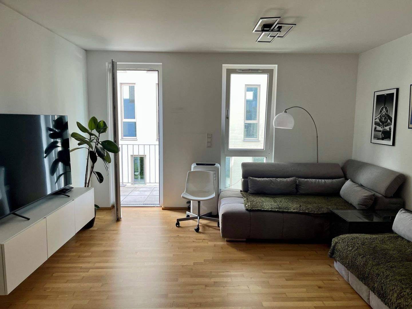 Exklusive 2-Zimmer-Wohnung mit EBK unweit des Stadtparks! – Nürnberg – Vorschaubild 3