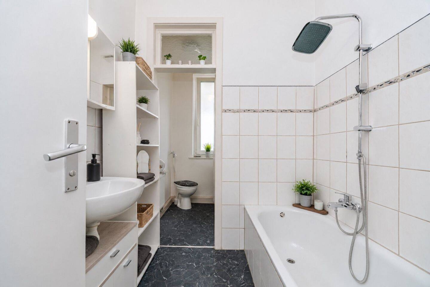 Starke Lage! Nachhaltiges Investment! Wohn- & Geschäftshaus im Herzen von Augsburg – Augsburg – Vorschaubild 7
