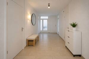 "Großzügige 5-Zimmer-Wohnung mit Balkon, Garage & Aufzug - attraktive Kapitalanlage in Regensburg"