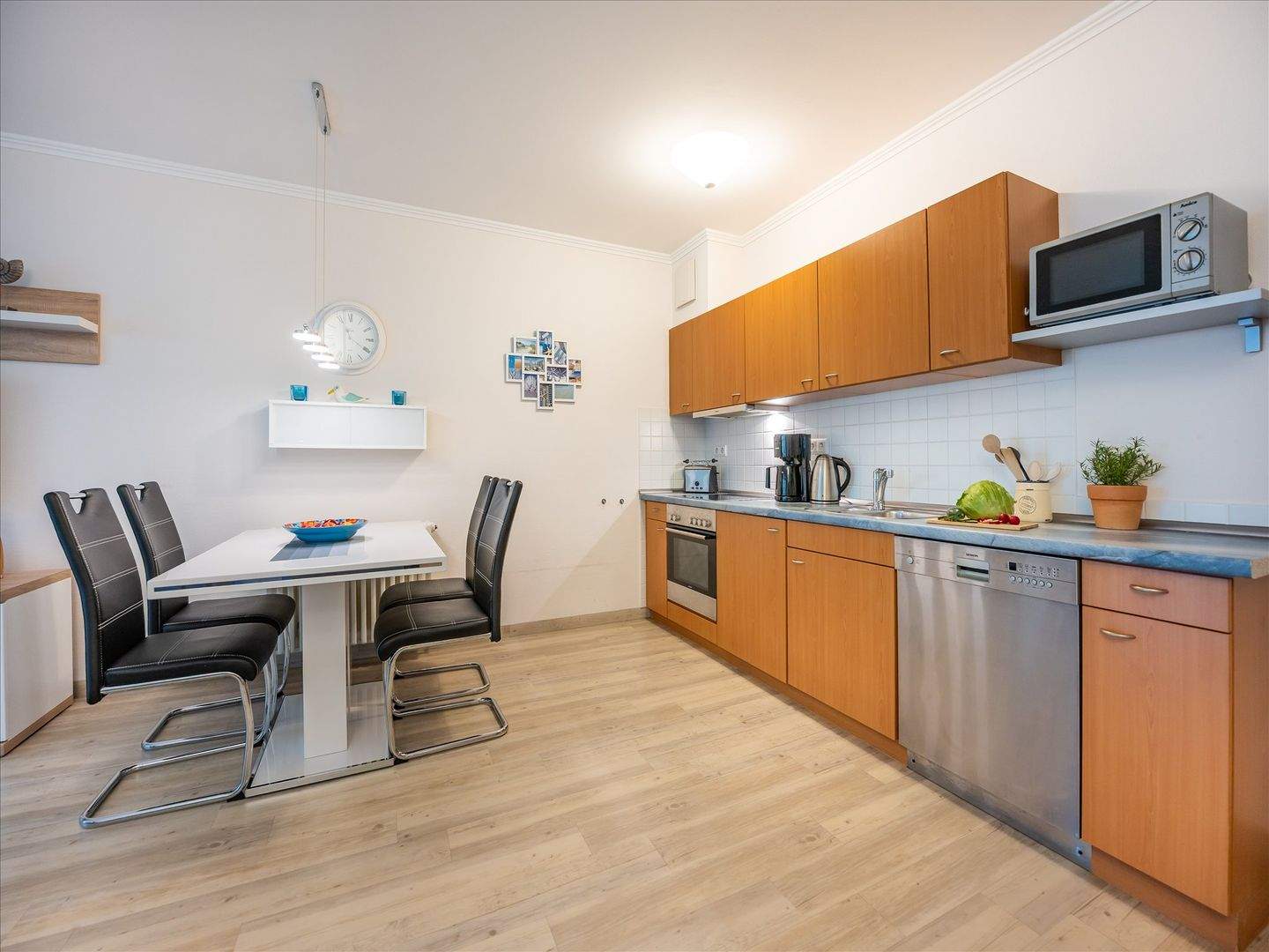 Neuwertiges, modernisiertes Komfort-Plus-Apartment - elegant am Parkrand, nahe dem Meer – Binz – Vorschaubild 7