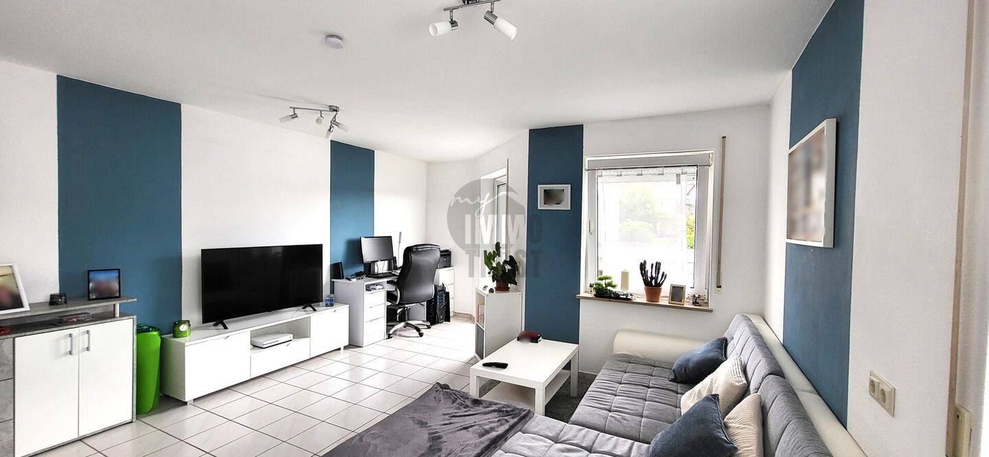 LANGFRISTIG VERMIETET - GEPFLEGTE 2-ZIMMER-WOHNUNG MIT BALKON UND STELLPLATZ IN WALDBRUNN