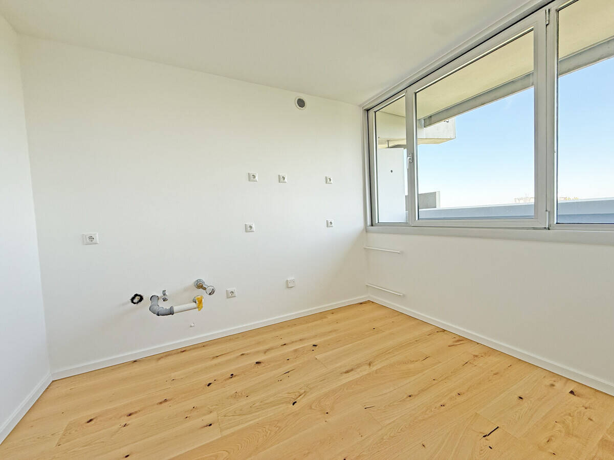 Weitblick, Sonne & Raum: Renovierte 4-Zimmer-Wohnung in der denkmalgeschützten Olympia Pressestadt – München – Vorschaubild 4