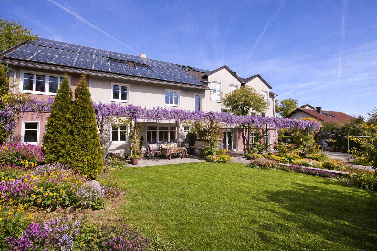Familientraum mit Mieteinnahmen – Hochwertiges MFH mit 4 Einheiten und Top-Energieeffizienz – Goldbach – Vorschaubild 2