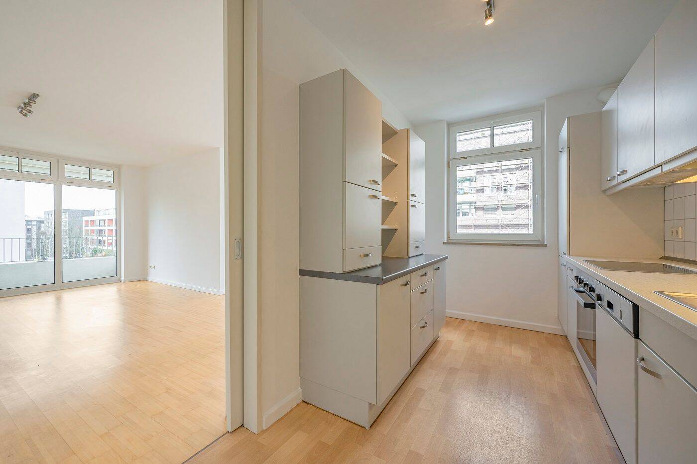 Lichtdurchflutete 5-Zimmer-Wohnung in begehrter Lager von Othmarschen – Hamburg – Vorschaubild 3