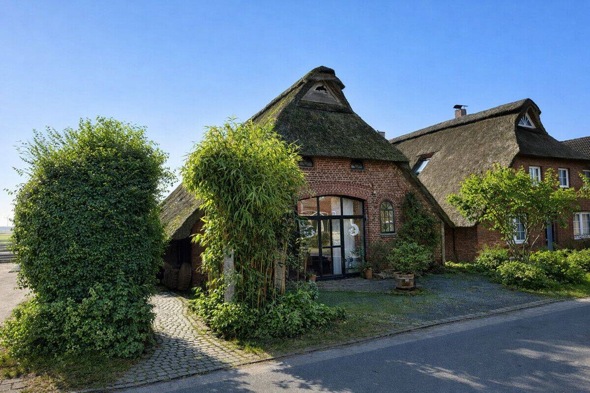 Charmantes Reetdachhaus mit unverbaubarem Weitblick - ein Zuhause mit Geschichte