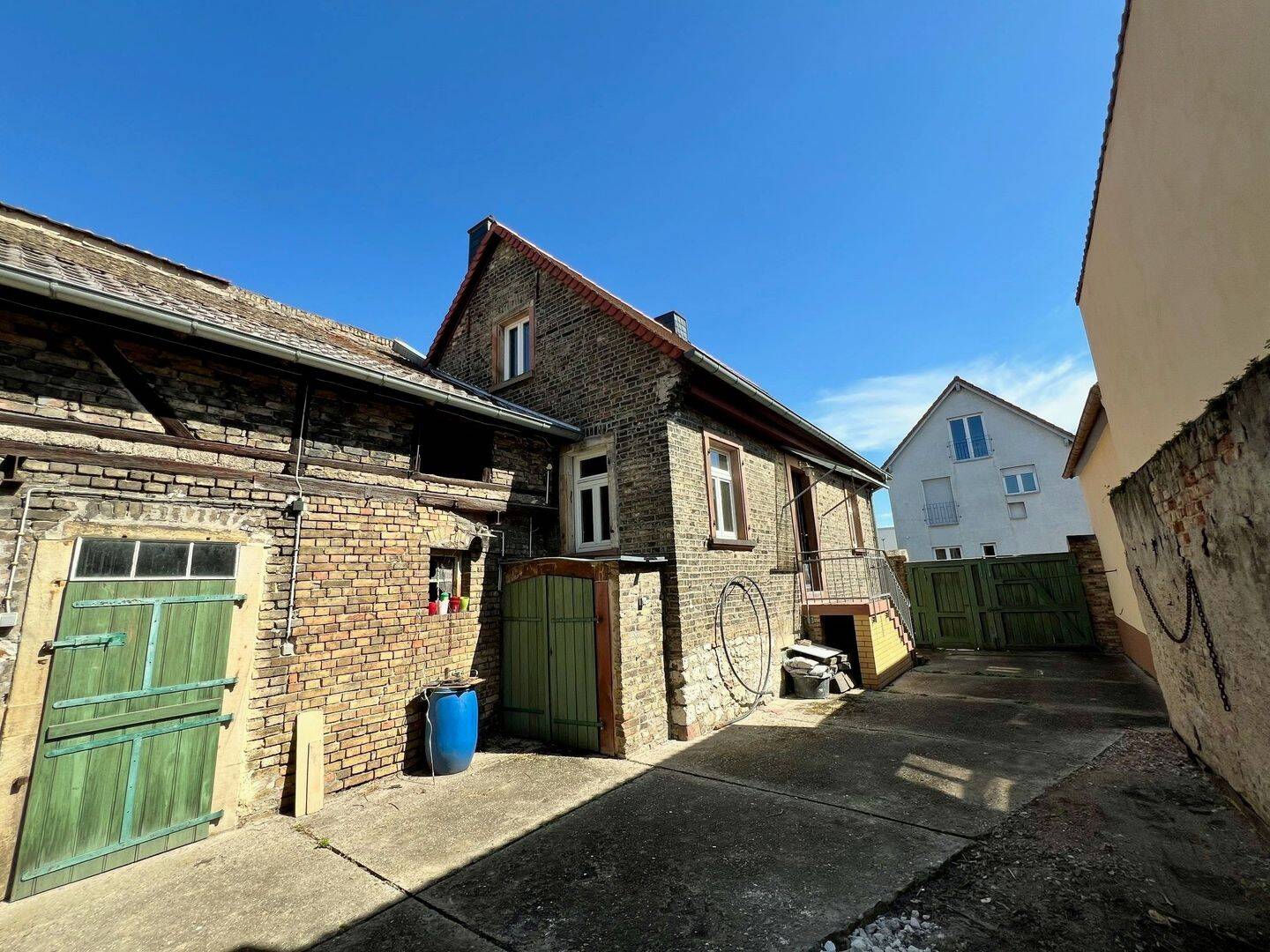 ***Charmantes Einfamilienhaus mit Ausbaupotenzial in begehrter Lage von Bodenheim*** – Bodenheim – Vorschaubild 2