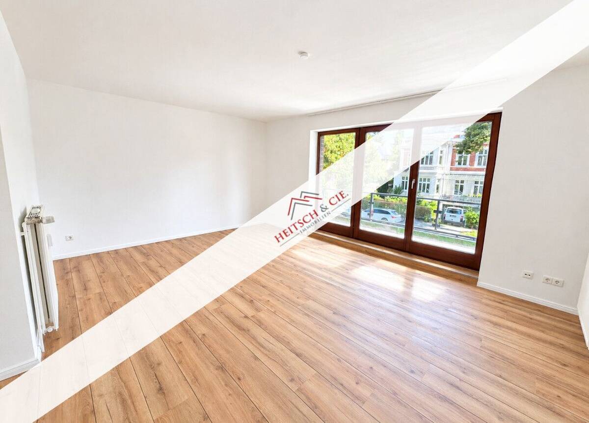 Erstbezug nach Sanierung: 1-Zimmer Wohnung mit Balkon & PKW-Stellplatz in bester Lübecker Lage! – 23564 Lübeck – Bild 1 von 9