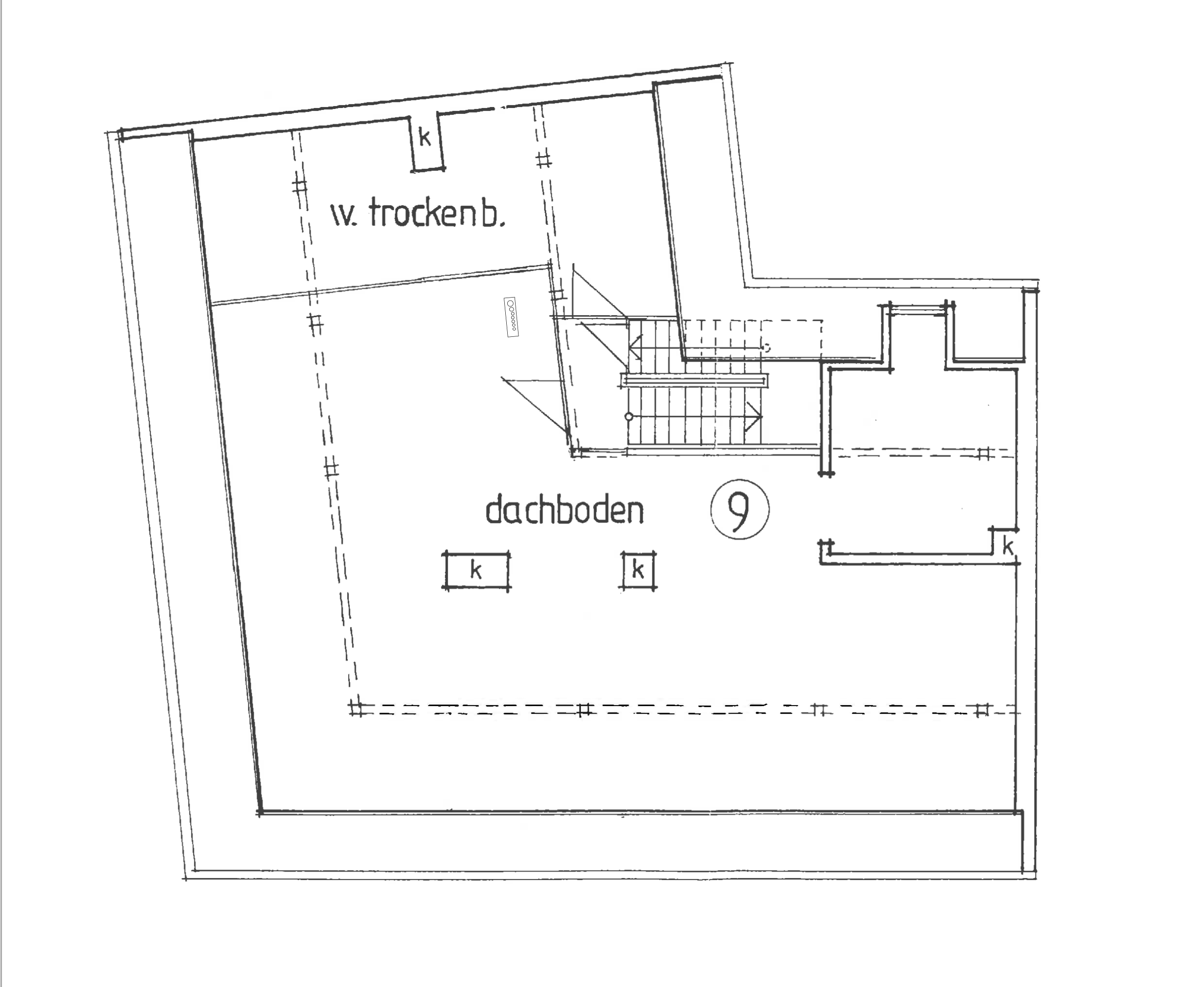 Ausbaufähiger Dachrohling mit sichtbaren Dachbalken und kreativen Gestaltungsmöglichkeiten – Nürnberg – Vorschaubild 9