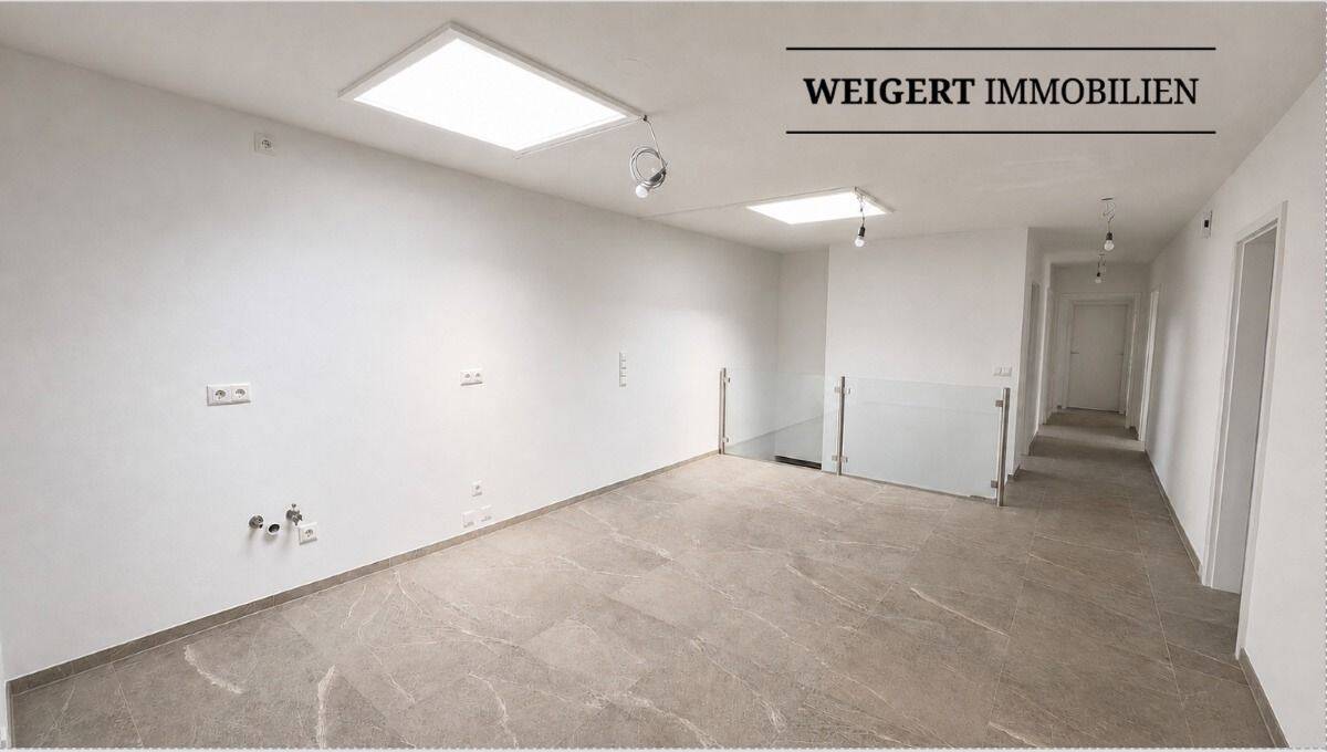 WEIGERT: Hochwertig modernisiertes Reiheneckhaus im Bungalowstil mit großem Garten in Pasing – 80687 München – Bild 1 von 9