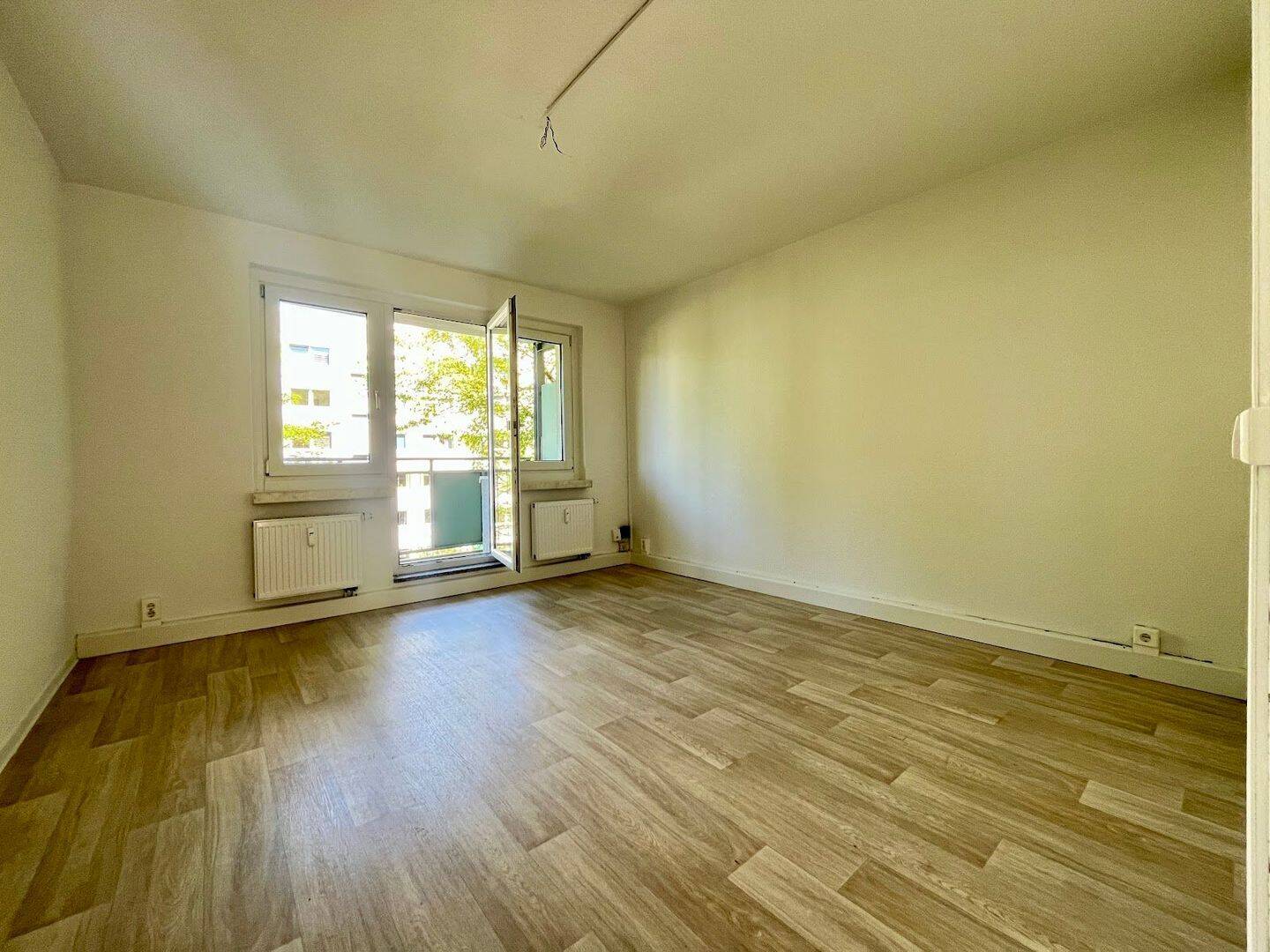 Zuhause im Grünen - Balkon & Park direkt vor der Tür – Chemnitz – Vorschaubild 3
