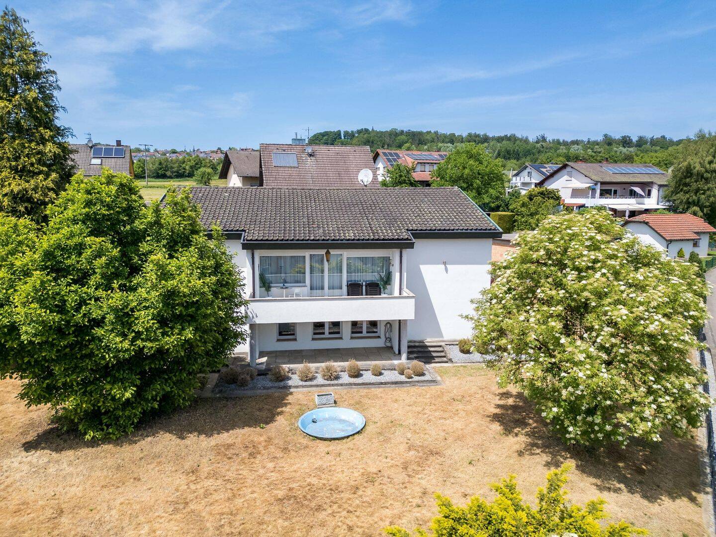Design trifft Weitläufigkeit: Modernisierte Wohnperle mit 233 qm Wohnfläche - inkl. Video! – Laufenburg (Baden) – Vorschaubild 3