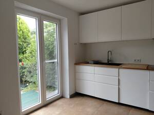 Lichtdurchflutete, komplett sanierte Doppelhaushälfte mit Garten - familienfreundlich wohnen in Regensburg-Schwabelweis – 93055 Regensburg – Vorschaubild 4