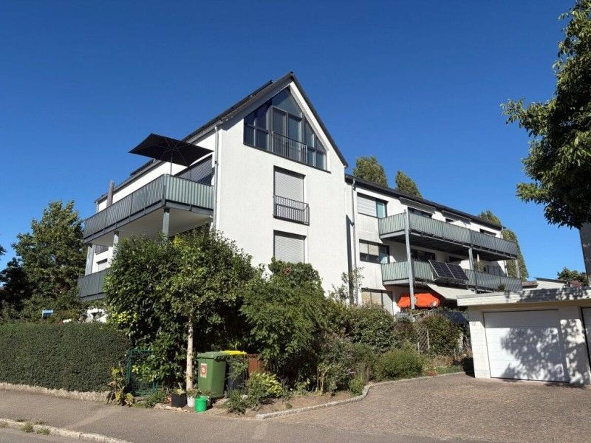 Einziehen und wohlfühlen: Gepflegte 3-Zimmer-Wohnung mit überdachtem Südbalkon – 79379 Müllheim – Bild 1 von 8