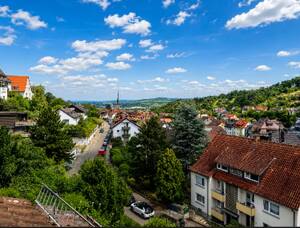 Vollmöbliertes Studioapartment mit Balkon und Aussicht über Stuttgart